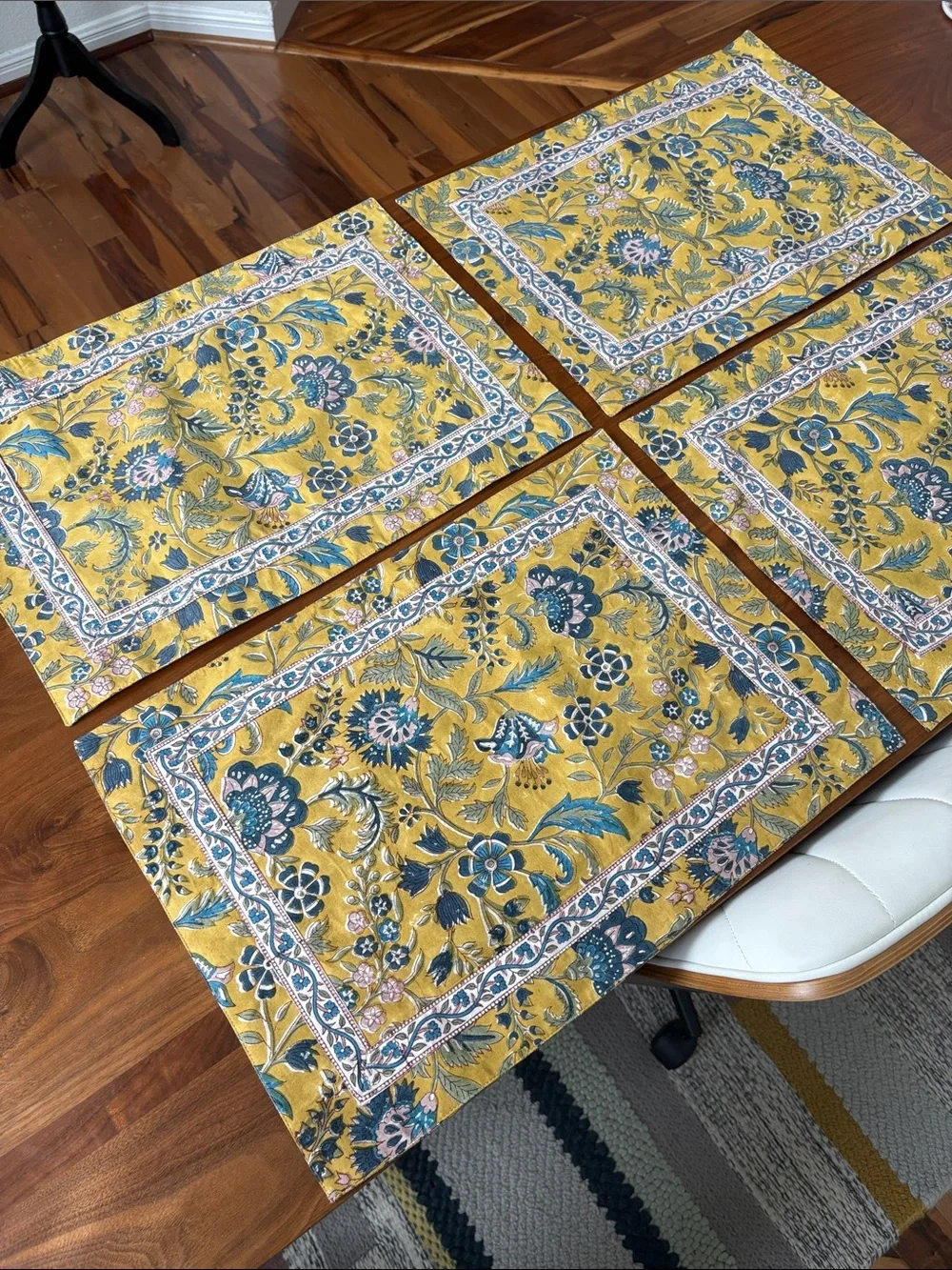 Pottery Barn Set of 4 Bette Floral Block Print Cotton Placemat